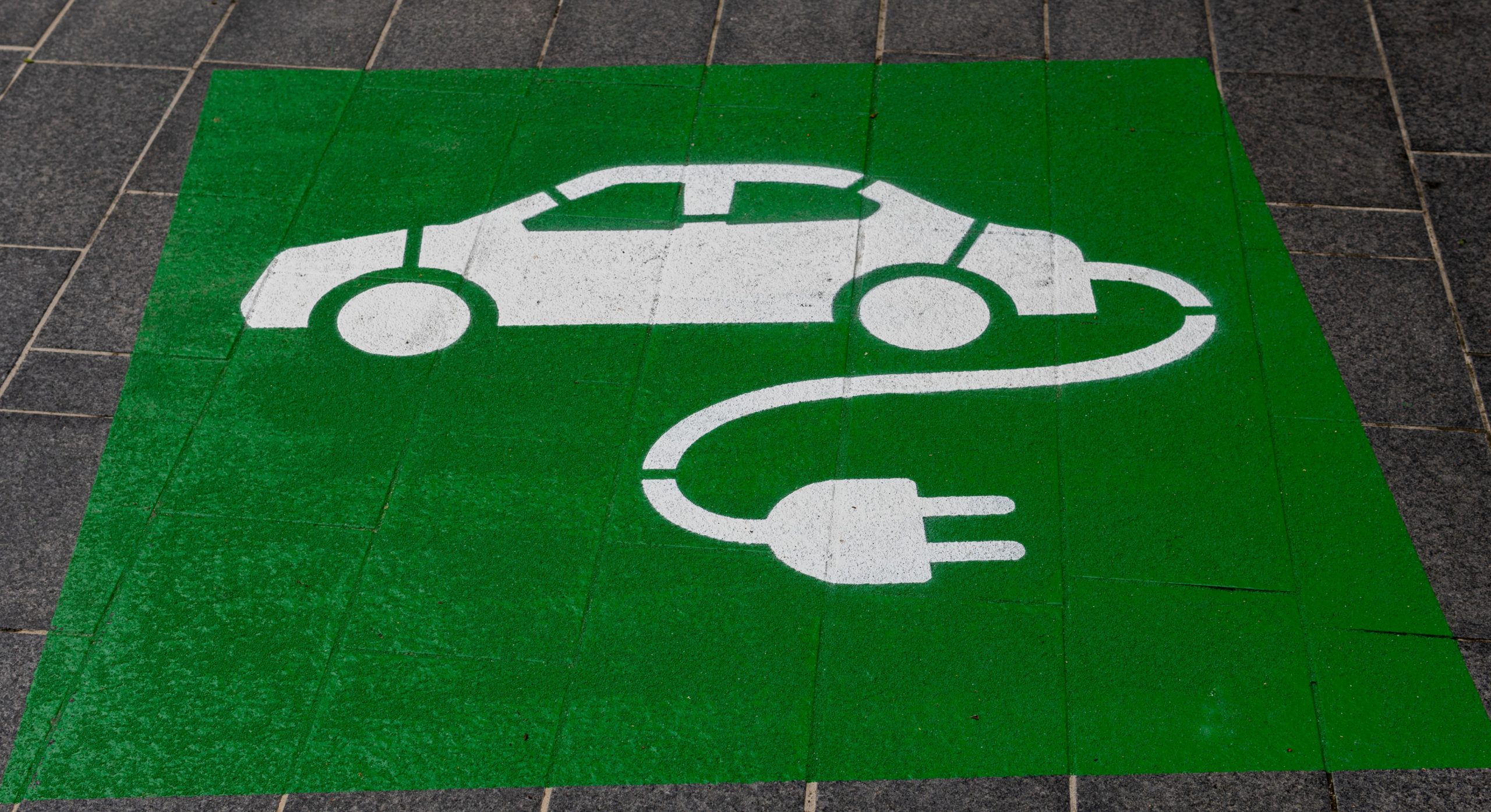 Projectoproep en facilitator om de installatie van laadpalen voor elektrische voertuigen in Brussel te versnellen