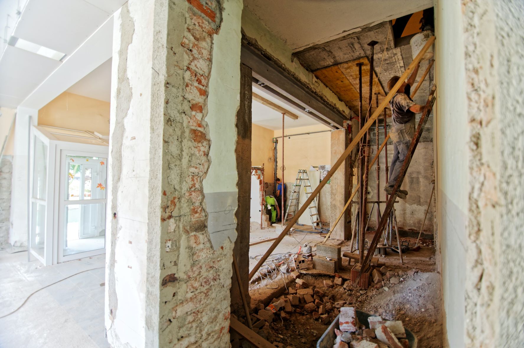 La Région bruxelloise lance le crédit ECORENO : des taux réduits pour la rénovation des logements